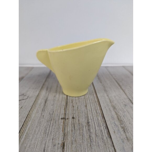 Vintage Spaulding Ware Chicago Melamine Melmac Yellow Creamer - Picture 1 of 7